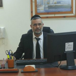-שלי-אביחיל-צדוק-במשרד